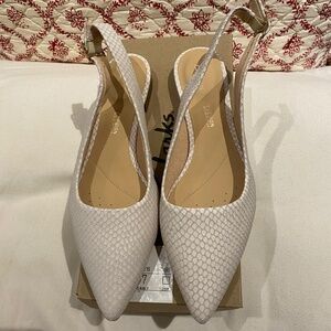 Clarks Laina 15, White Snake Slingback Flat, 6.5